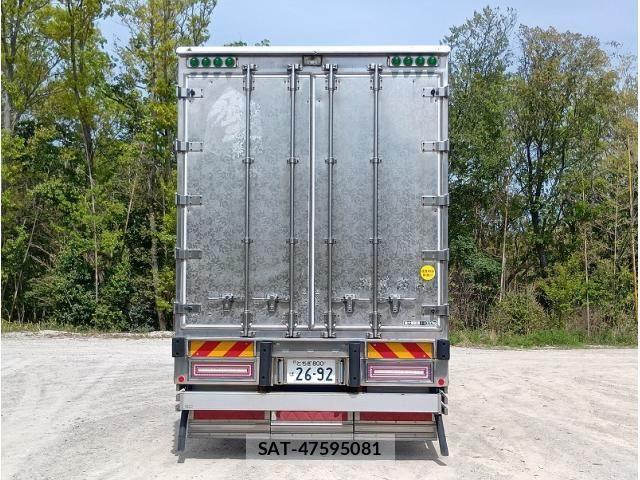 Nissan QUON 2015-09 6306033-5