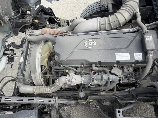 Nissan QUON 2020-08 6530380-16