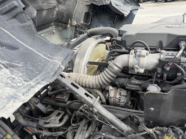 Nissan QUON 2020-08 6530380-18