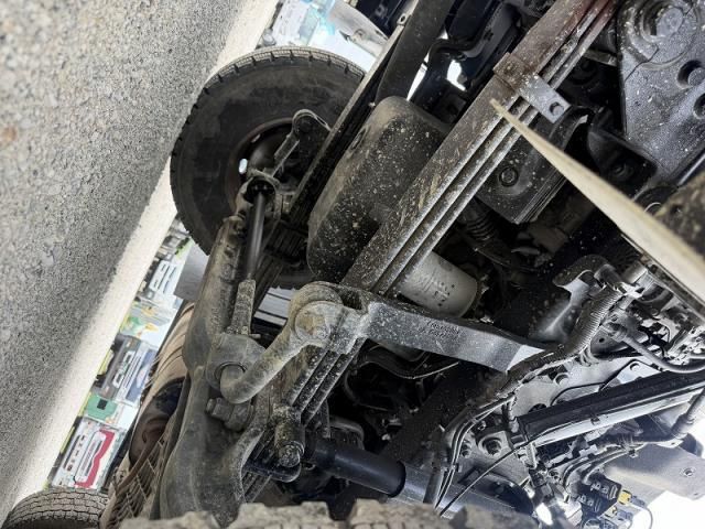 Nissan QUON 2020-08 6530380-21