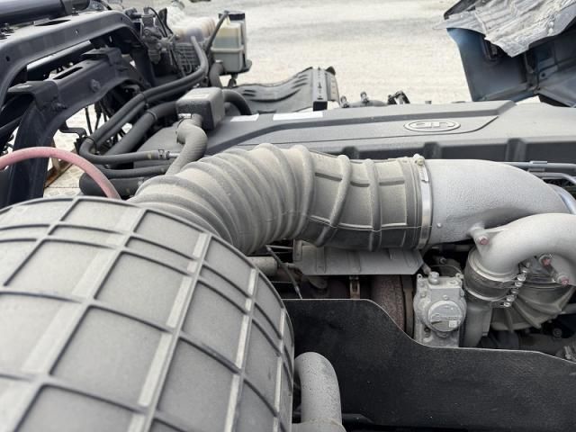 Nissan QUON 2020-08 6530380-28