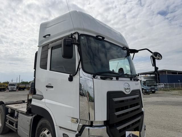 Nissan QUON 2020-08 6530380-8