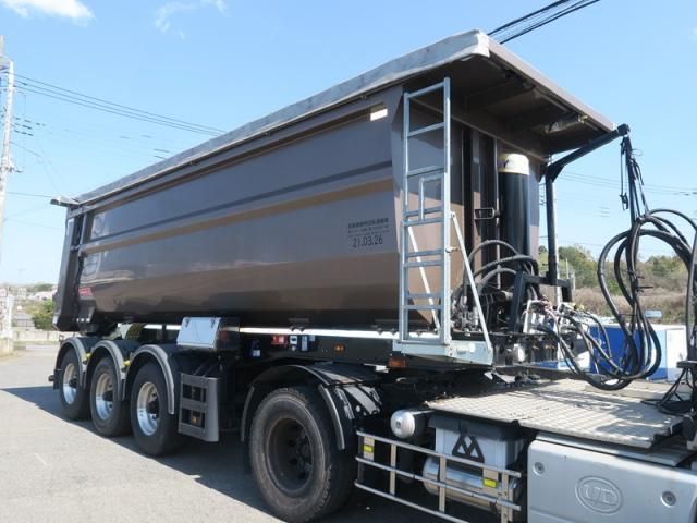 Nissan QUON 2021-03 6596889-17