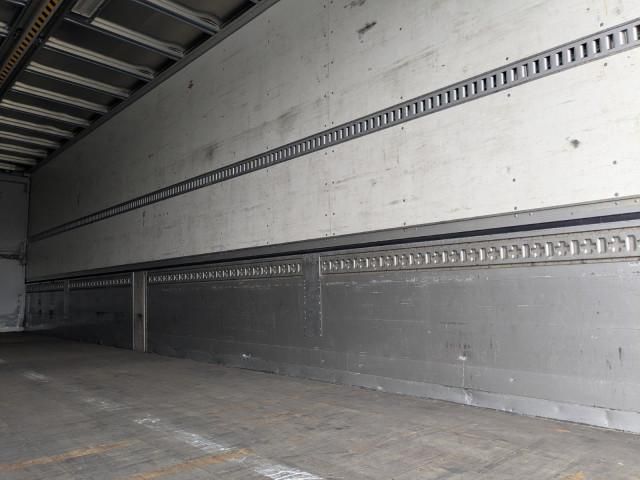 Nissan QUON 2014-03 6596960-10