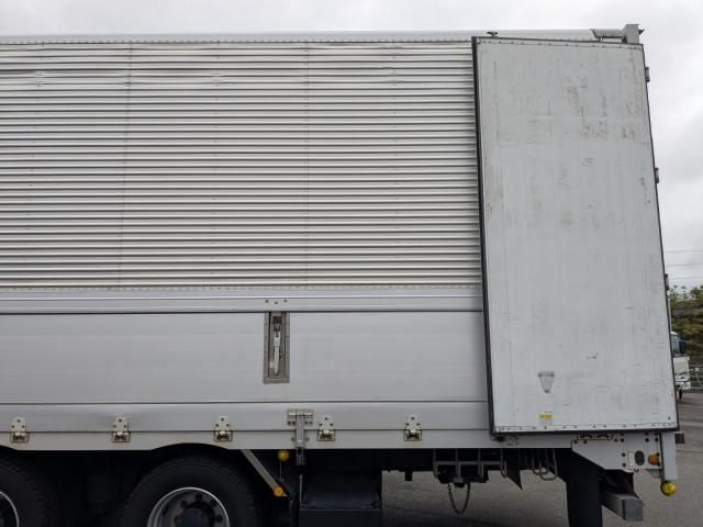 Nissan QUON 2014-03 6596960-19