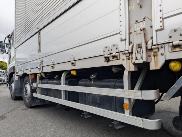 Nissan QUON 2014-03 6596960-23