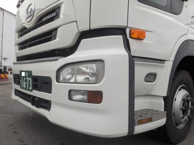 Nissan QUON 2014-03 6596960-25