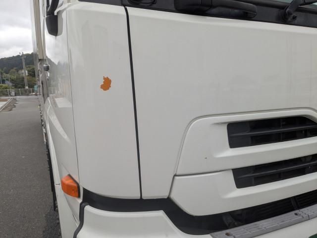 Nissan QUON 2014-03 6596960-26
