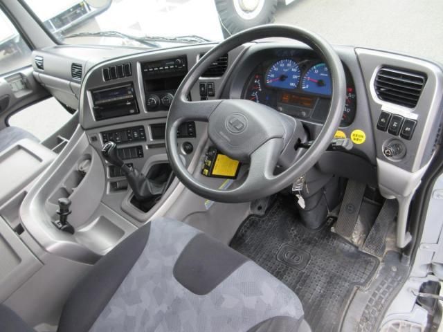 Nissan QUON 2011-07 6596959-9