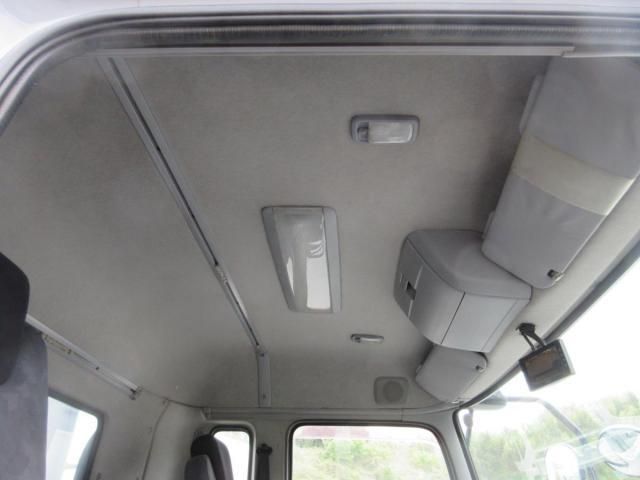 Nissan QUON 2011-07 6596959-14