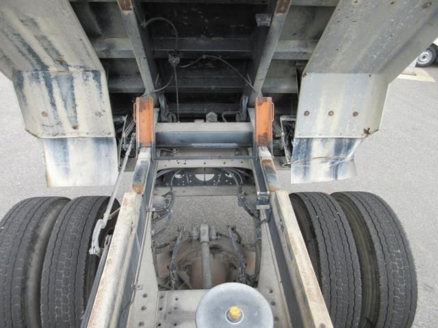 Nissan QUON 2011-07 6596959-27