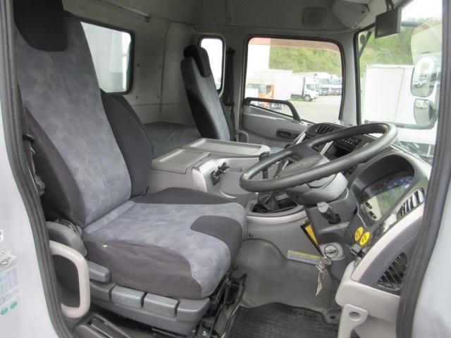 Nissan QUON 2011-07 6596959-6