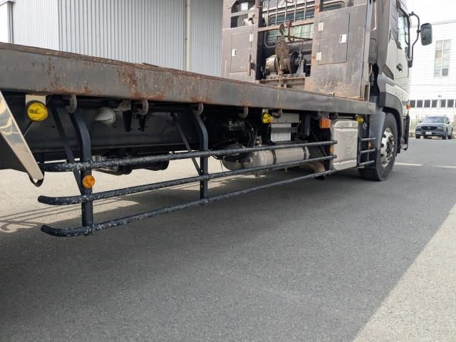 Nissan QUON 2018-06 6596890-13
