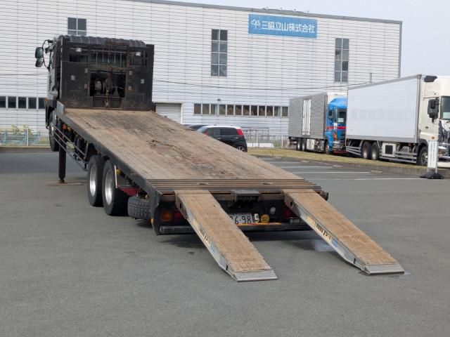 Nissan QUON 2018-06 6596890-16