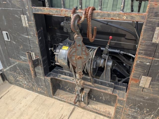 Nissan QUON 2018-06 6596890-21