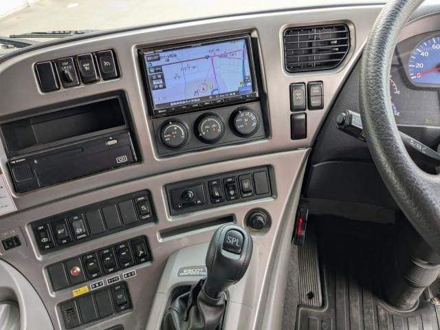 Nissan QUON 2018-06 6596890-25