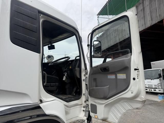 Nissan QUON 2020-12 6596899-21