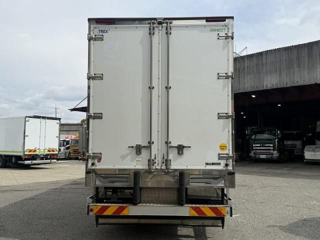 Nissan QUON 2020-12 6596899-5