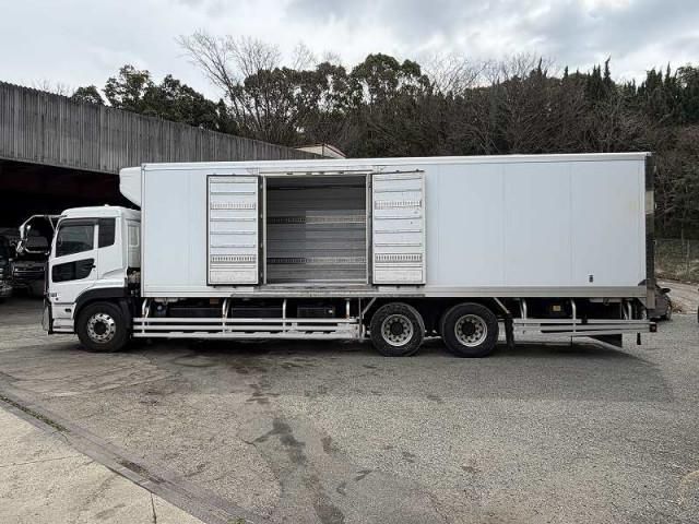Nissan QUON 2020-12 6596899-8