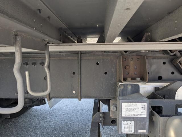 Nissan QUON 2020-09 6596898-9