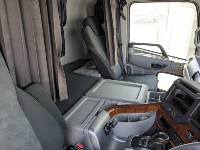 Nissan QUON 2020-09 6596898-26