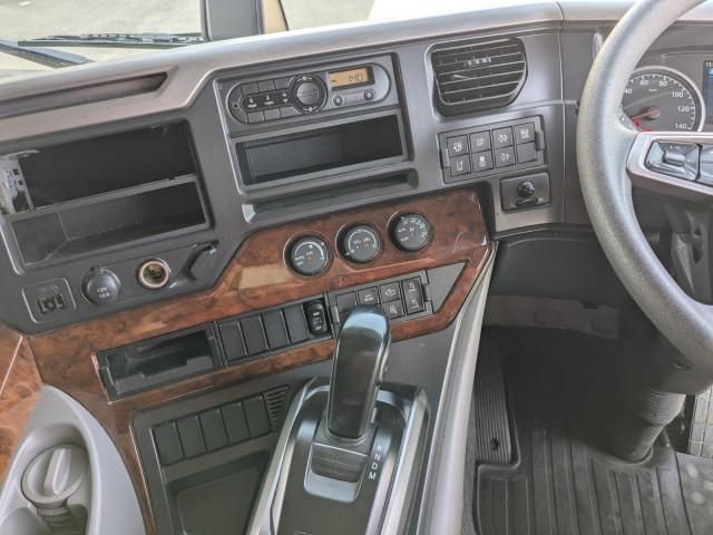 Nissan QUON 2020-09 6596898-27