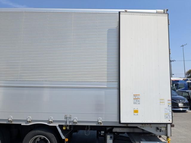 Nissan QUON 2020-09 6596898-8