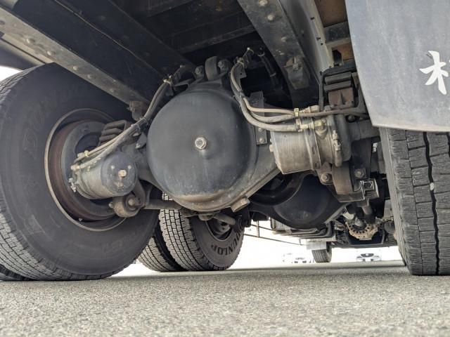 Nissan QUON 2018-05 6596902-12