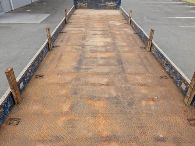 Nissan QUON 2018-05 6596902-16