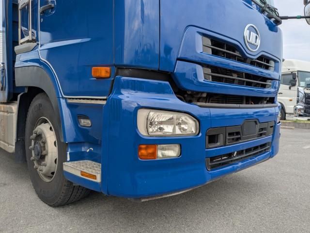 Nissan QUON 2018-05 6596902-24