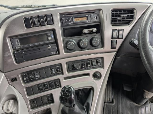 Nissan QUON 2018-05 6596902-27
