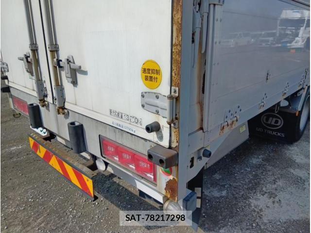 Nissan QUON 2015-03 6642277-12