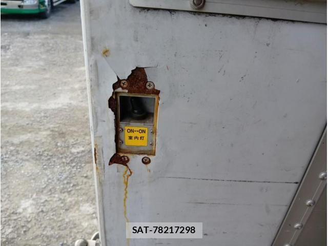Nissan QUON 2015-03 6642277-21