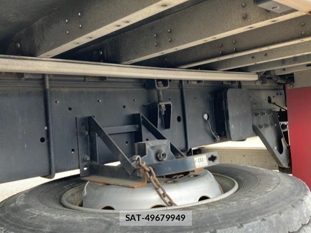 Nissan QUON 2016-12 6677638-12