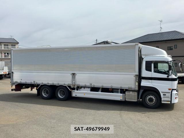 Nissan QUON 2016-12 6677638-7
