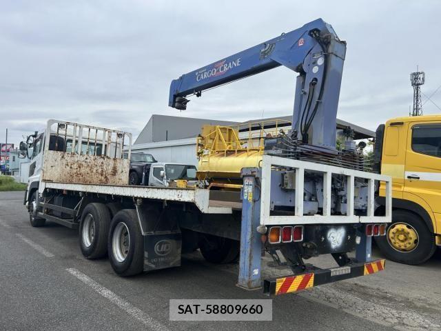 Nissan QUON 2012-02 6677634-13