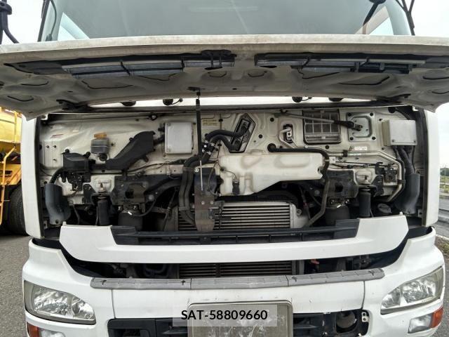 Nissan QUON 2012-02 6677634-20