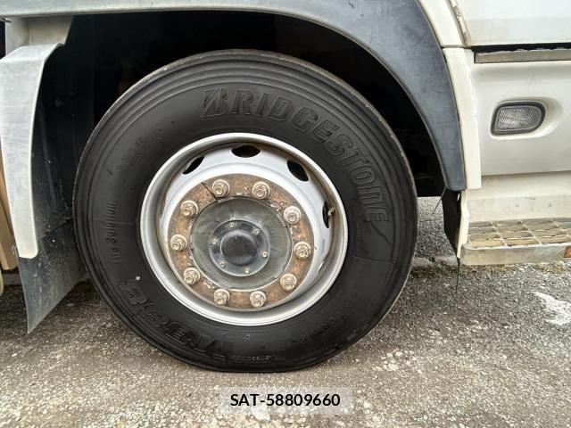 Nissan QUON 2012-02 6677634-21