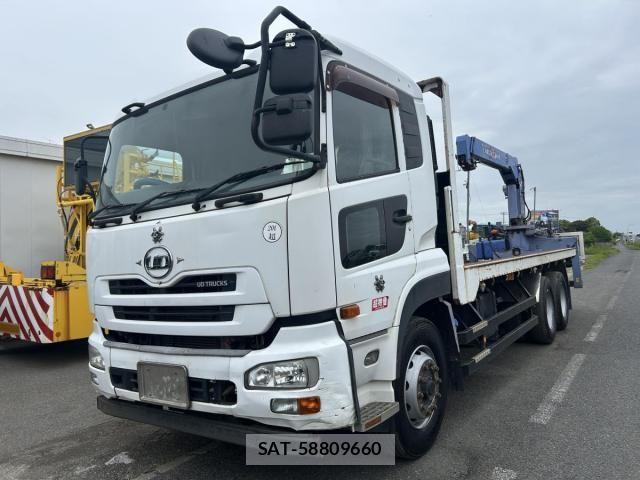 Nissan QUON 2012-02 6677634-4