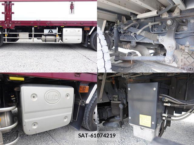 Nissan QUON 2018-01 6677635-13