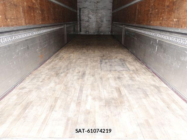 Nissan QUON 2018-01 6677635-8
