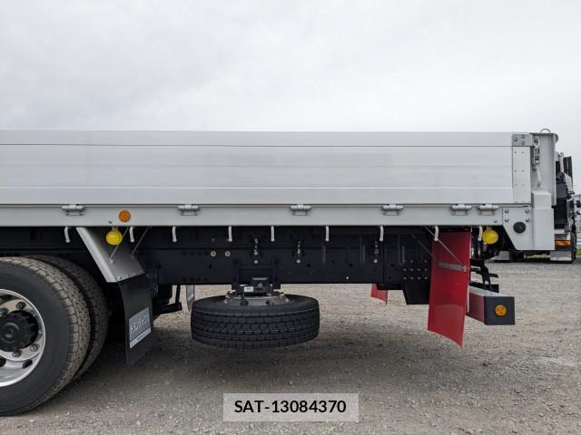Nissan QUON 2024-09 6677632-15