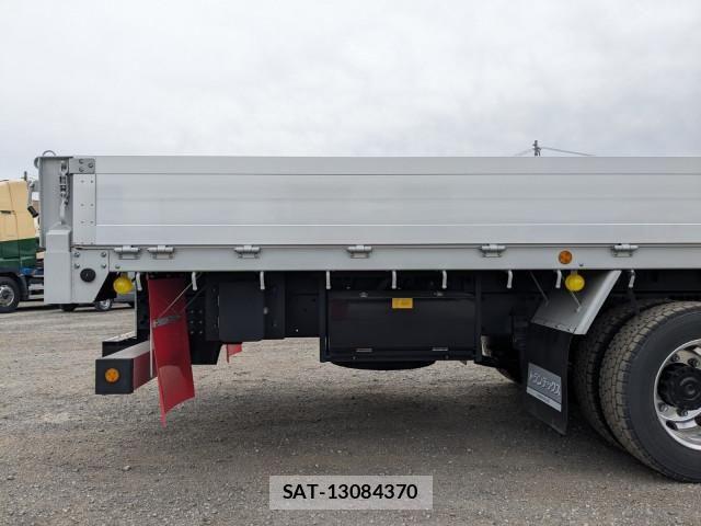 Nissan QUON 2024-09 6677632-22
