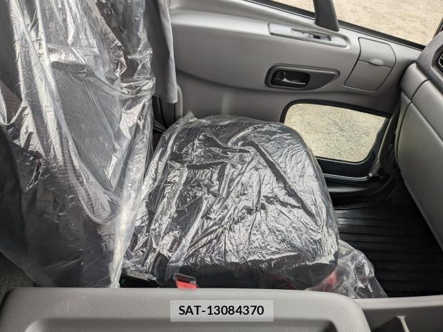 Nissan QUON 2024-09 6677632-26