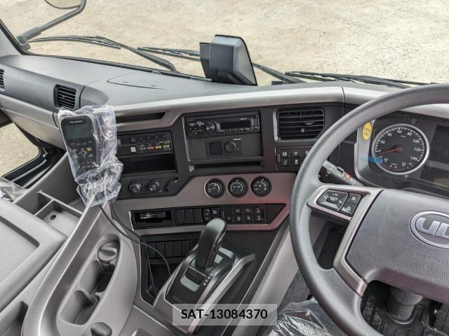 Nissan QUON 2024-09 6677632-27