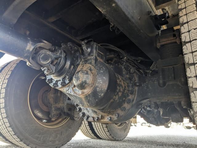 Nissan QUON 2023-01 6689578-19