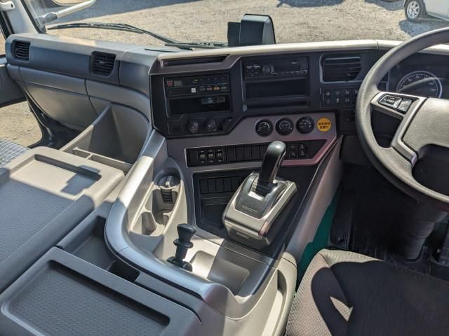 Nissan QUON 2023-01 6689578-26