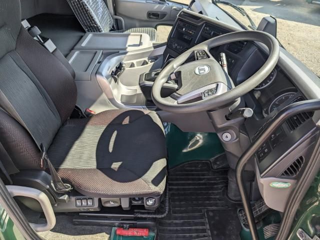 Nissan QUON 2023-01 6689578-27