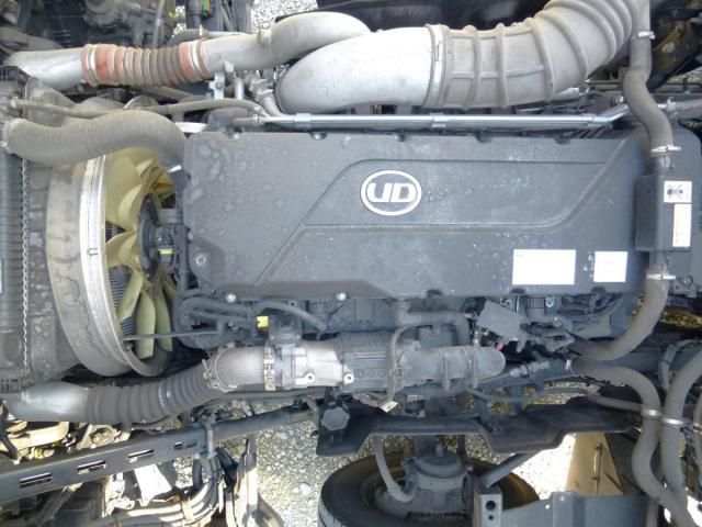 Nissan QUON 2020-05 6734201-18
