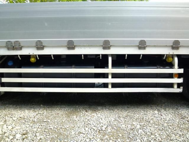 Nissan QUON 2020-05 6734201-20